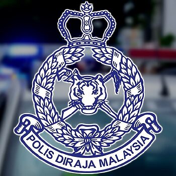 Isteri Pertama Dan Isteri Muda Bekas Jurulatih Bergaduh Di Restoran