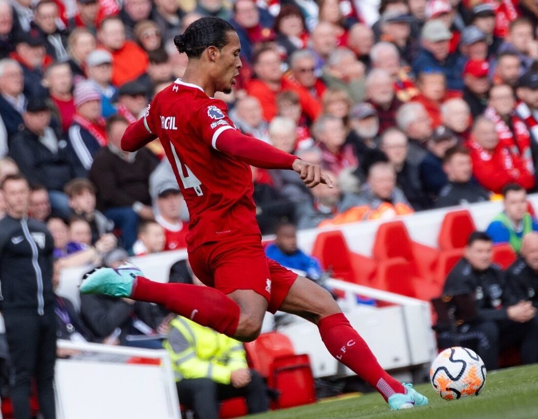 Kesebelasan Terbaik EPL 2024/25 Pilihan Vocket 4 Ball Playing Defende