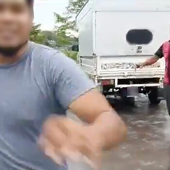 Anggota JPJ Diserang Semasa Bertugas, Lori Dikesan Tiada Insurans Dan 'Roadtax' Mati