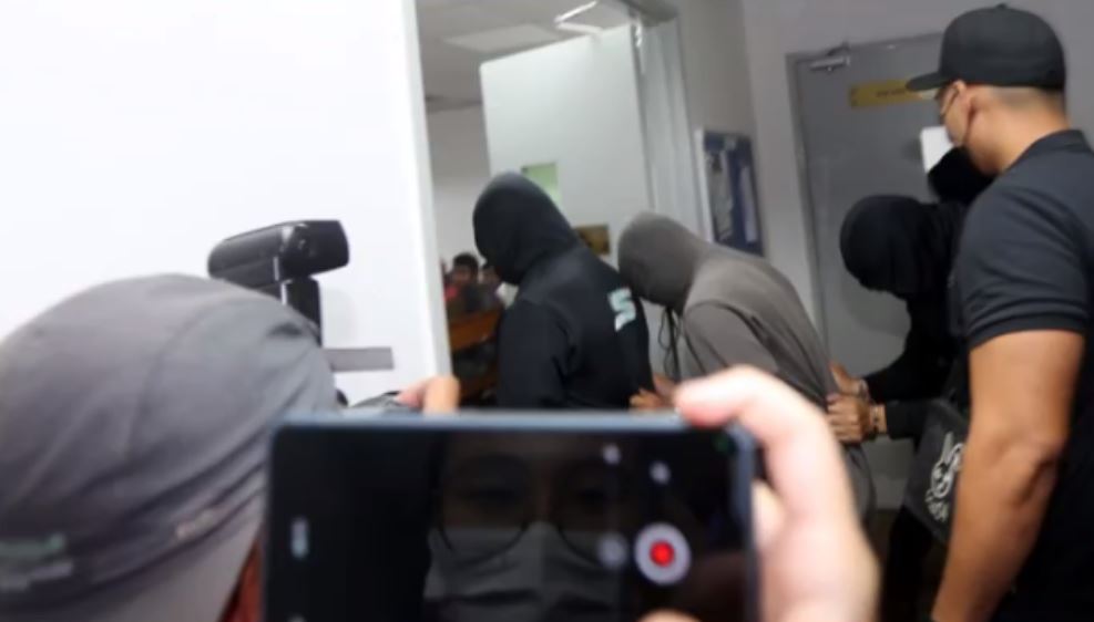 3 Polis Minta RM100 Daripada Pelancong Dibebaskan Dengan Jaminan Polis