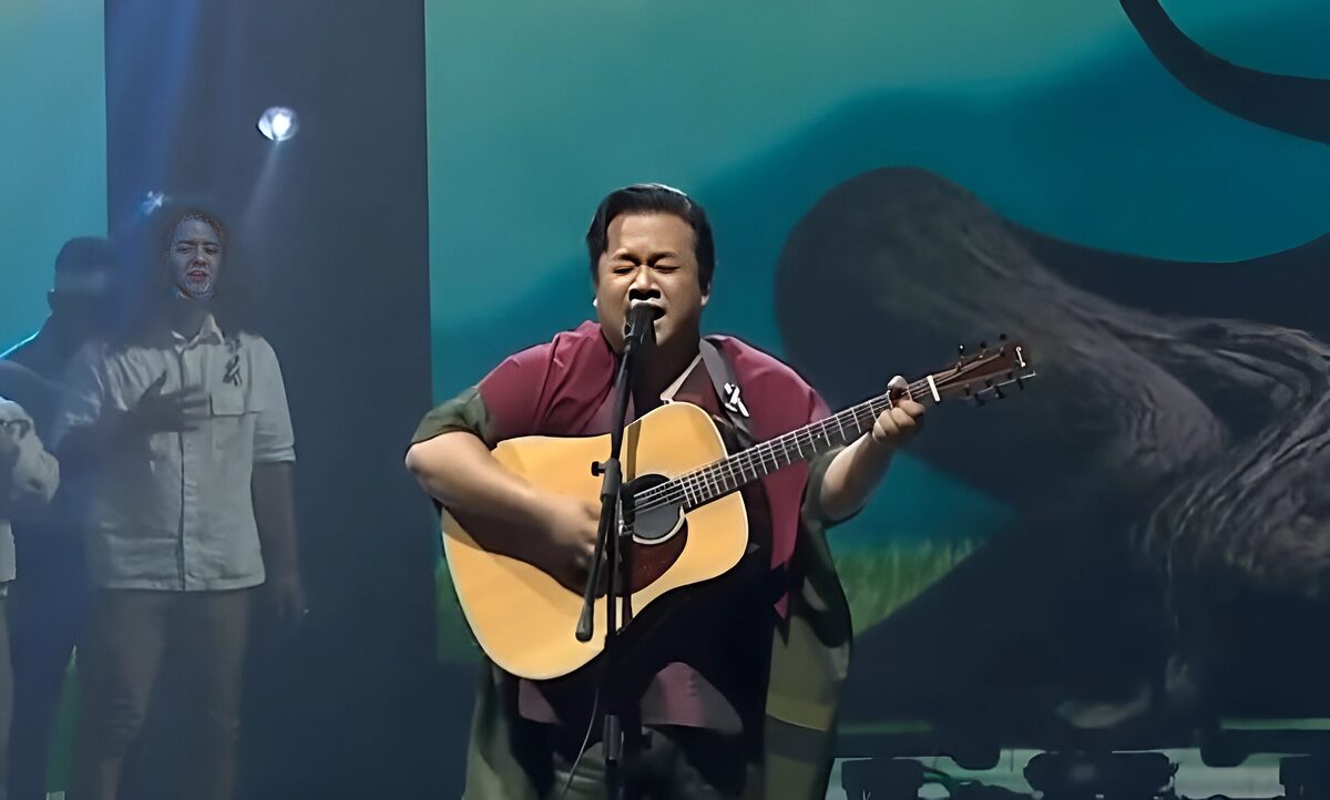 Hasrat Dinobat Juara Anugerah Juara Lagu 38