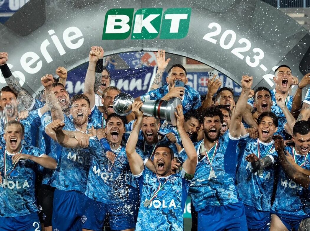 Pertama Kali Ke UCL, Pegawai Tertinggi Como 'Korbankan' Tempat VIP Untuk Penyokong Paling Setia 2 Como