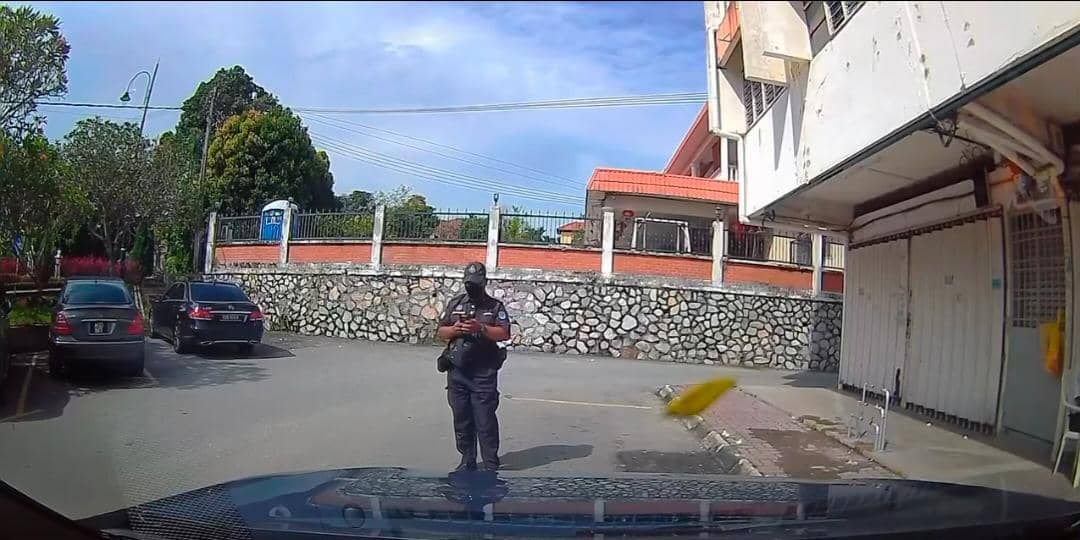 'Tak Sampai Sesaat Parkir' - Lelaki Tak Puas Hati Kena Saman Dengan MBdK