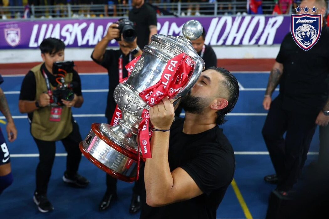 TMJ: 'Kamu Tak Suka Saya Menang? Saya Tak Boleh Tolong' 3 TMJ: 'Kamu Tak Suka Saya Menang? Saya Tak Boleh Tolong'