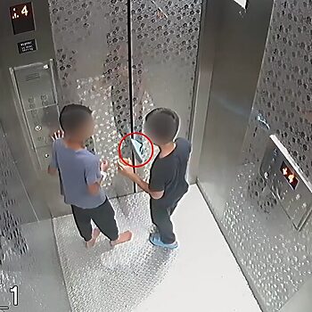 Sendiri Buat Vandalisme, Punca Dua Budak Terperangkap Dalam Lif