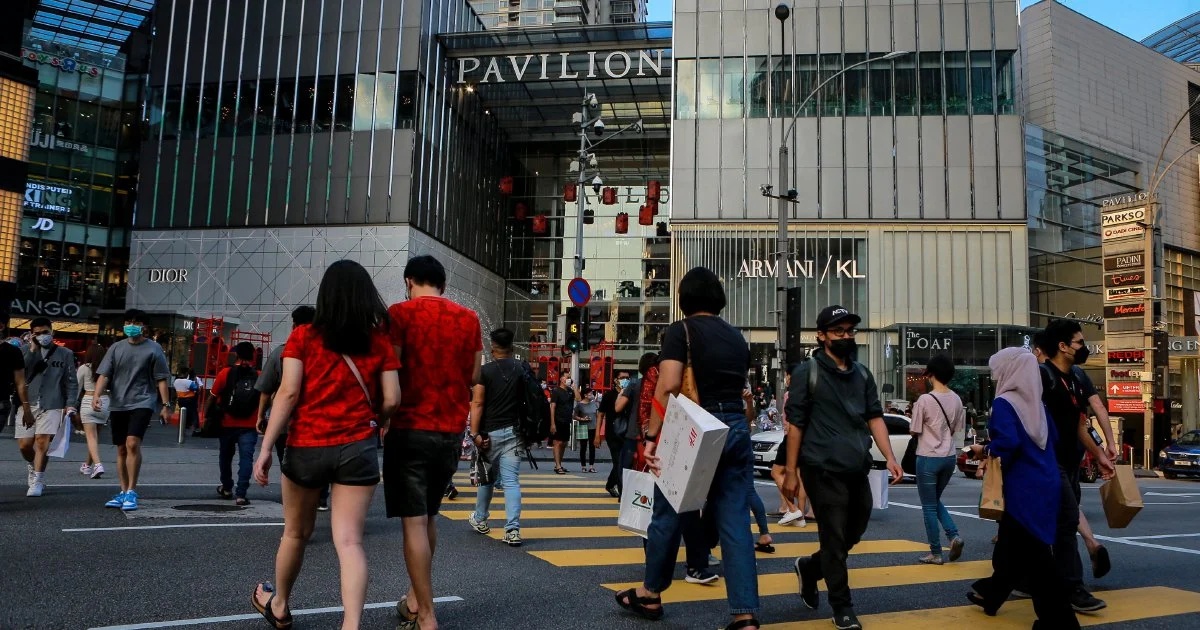 Gaya Hidup FOMO Dan YOLO Buat 53,000 Belia Malaysia Terjerat Hutang RM1.9 Bilion