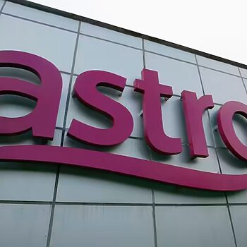 Pub Siar Perlawanan Bola Sepak Secara Haram, Astro Menang Ganti Rugi RM75,000 4 Pub Siar Perlawanan Bola Sepak Secara Haram, Astro Menang Ganti Rugi RM75,000