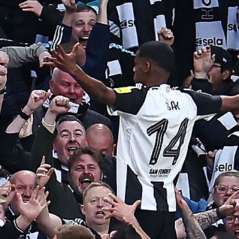 Newcastle Tolak Bidaan Liverpool Untuk Isak 3 Newcastle juara piala carabao