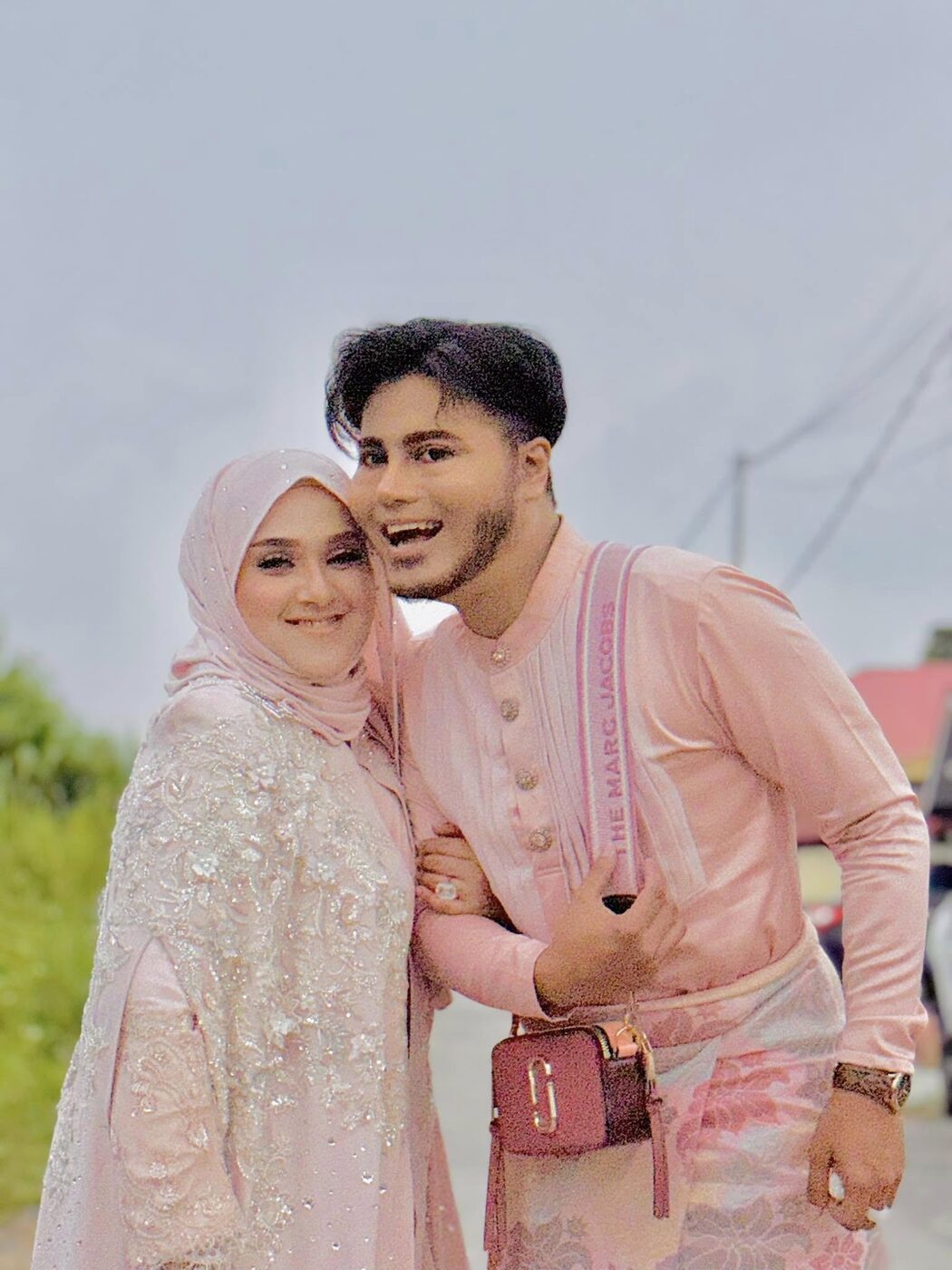 Berbelanja RM1.5 Juta Untuk Baju Raya, Influencer Ini Yakin Baju Raya Mereka Paling Mahal Di Dunia 3 syed