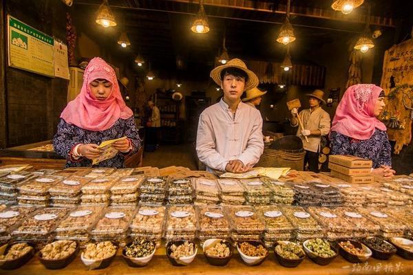 Dijamin Mudah Cari Makanan Halal, Ini 7 Destinasi Mesra Muslim Yang 'Rare' Untuk Dikunjungi