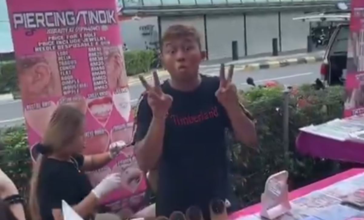 peniaga tepi jalan