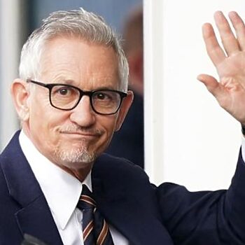 Memahami Konflik Gary Lineker vs BBC: Dilabel Anti Semitik, Pundit Legenda Hilang ‘Job’ Selepas 26 Tahun