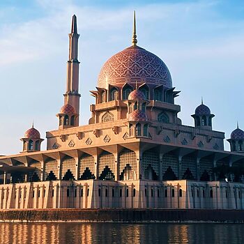 Netizen Luar Negara Kagum Dengan Kecantikan Masjid Putra