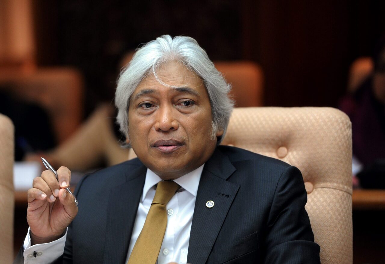'Gaji Graduan Universiti Sekarang Patut Bermula RM7,000-RM8,000' – Bekas Gabenor Bank Negara