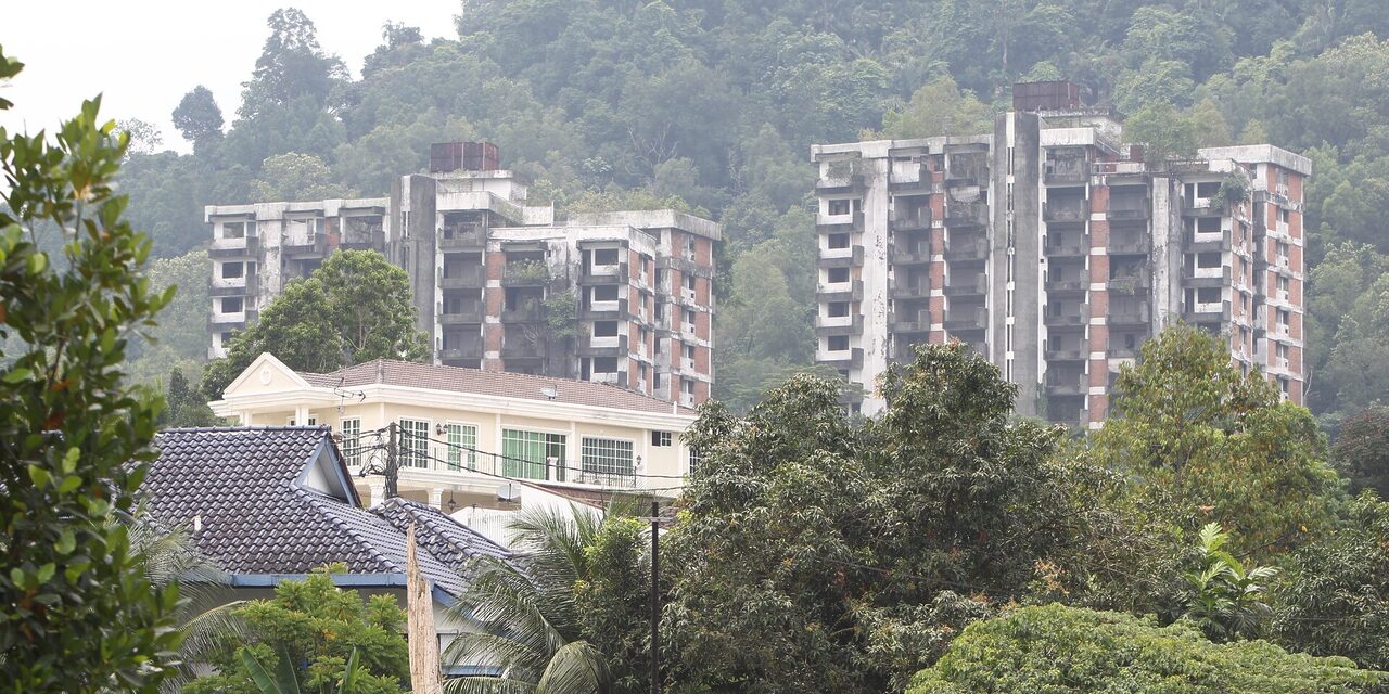 Kos Boleh Cecah RM7 Juta, MPAJ Tunggu 'Green Light' Robohkan Highland Towers
