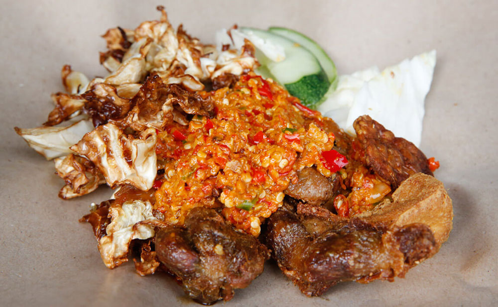Asalnya Nasi Bajet Di Indonesia, Tapi 'Harga Kayangan' Di Malaysia? Ini Sebab Nasi Ayam Gepuk Dijual Lebih RM10 5 Asalnya Nasi Bajet Di Indonesia, Tapi 'Harga Kayangan' Di Malaysia? Ini Sebab Nasi Ayam Gepuk Dijual Lebih RM10