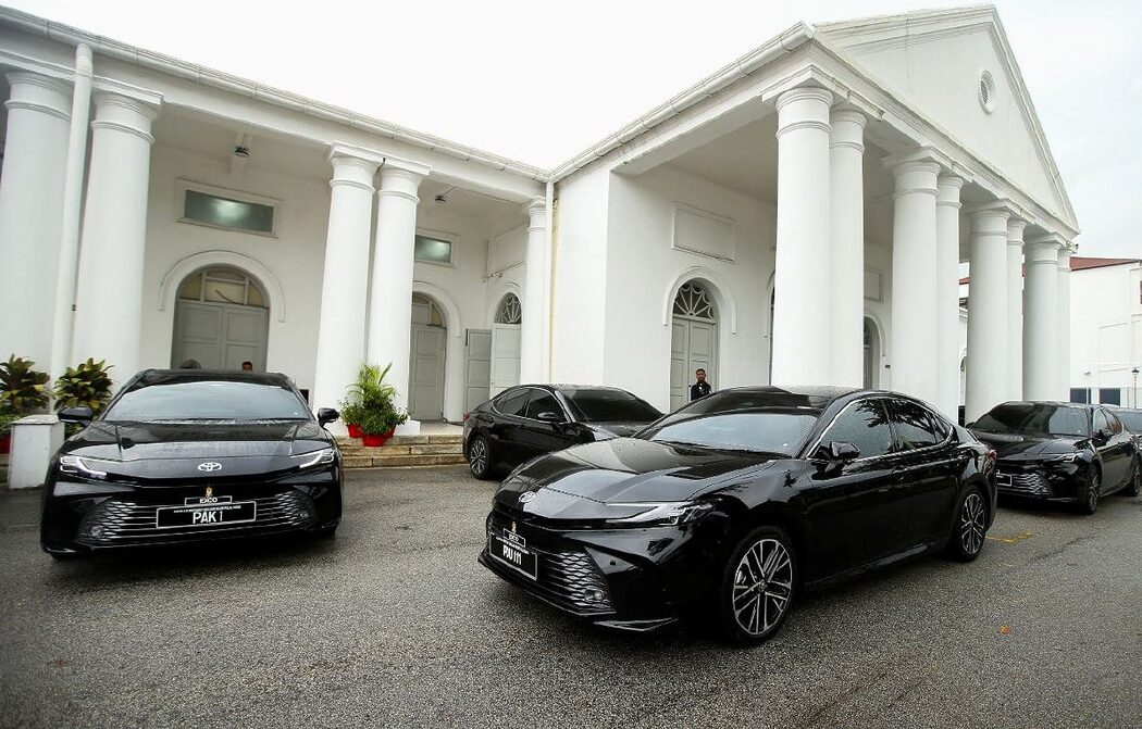 Pulau Pinang Belanja Lebih RM3.3 Juta Beli 15 Toyota Camry Sebagai Kenderaan Rasmi Baharu 2 Pulau Pinang Belanja Lebih RM3.3 Juta Beli 15 Toyota Camry Sebagai Kenderaan Rasmi Baharu