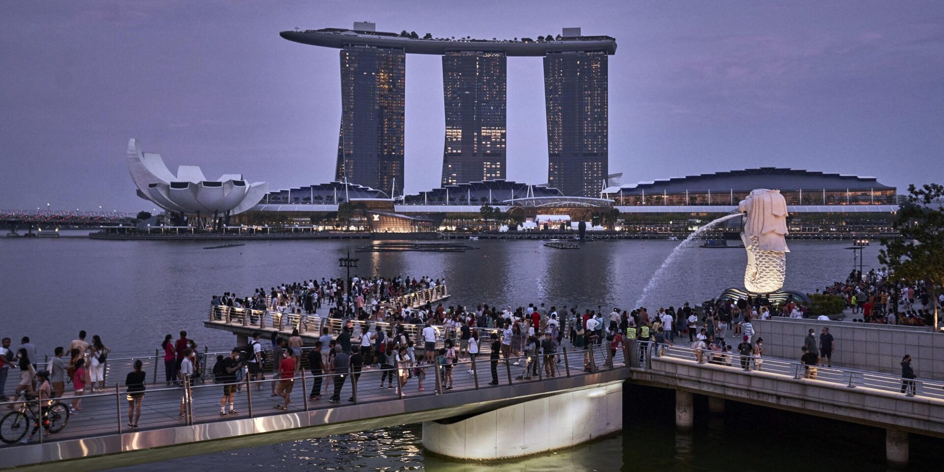 'Kita Rasa Kaya Berbelanja Di Malaysia, Realiti Kita Sesak Di Negara Sendiri' – Tokoh Usahawan Singapura