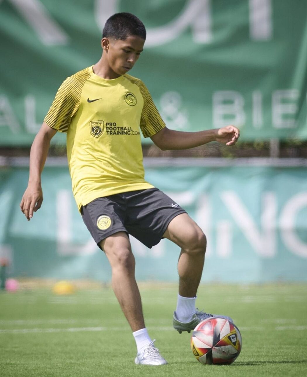 Arsyad Razin Ada Kualiti Untuk Beraksi Di Sepanyol - DS Football Academy Madrid 2 Arsyad Razin