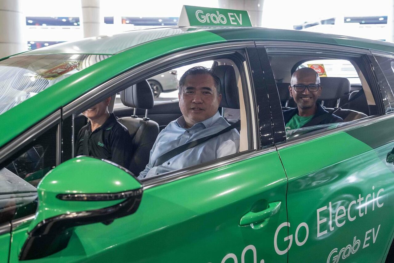 Perkhidmatan Grab EV, EV Lounge Pertama Kini Ditawarkan Di KLIA