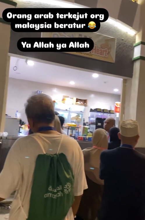 Individu Kongsi Kisah Pak Arab Terkejut Tengok Sikap Jemaah Haji Malaysia Beratur Tertib Beli Aiskrim 2 jemaah haji