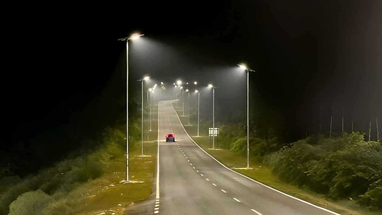 JKR Akan Pasang 385 Lampu Solar Di Lebuhraya Gerik-Jeli