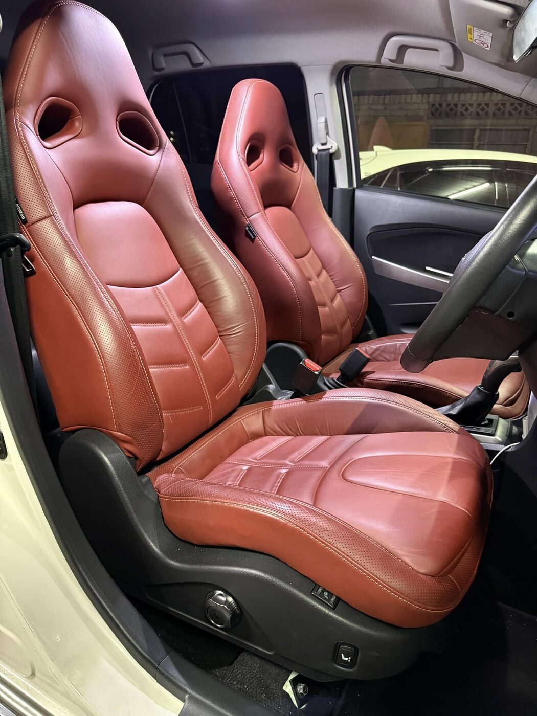 Luar Standard Myvi, Dalam Guna Kerusi GT-R