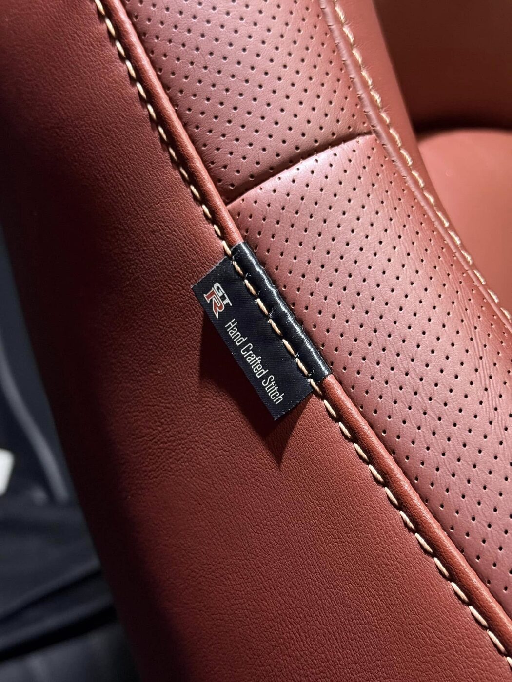Luar Standard Myvi, Dalam Guna Kerusi GT-R