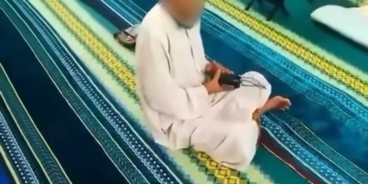 PU Azhar Kecewa Mak Cik Surau 'Sound', Halau Abah Sedang Iktikaf
