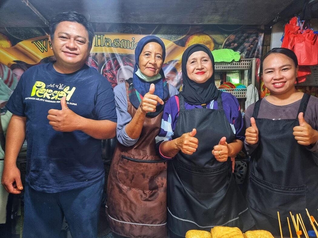 Warung 30 Tahun Ini Tak Naik Harga, Kekal RM2 Untuk Bantu Golongan Susah
