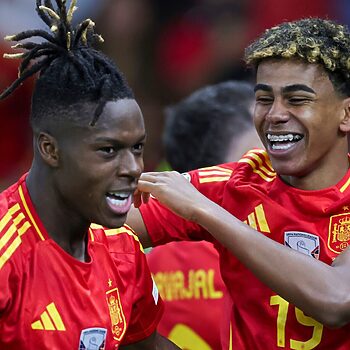 Cucurella Bidas Wartawan Barcelona Tuduh Nico Williams Pentingkan Wang Semata Mata 4 Nico Williams