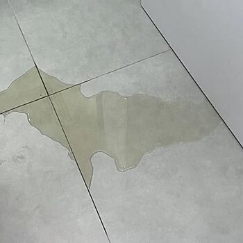 Pekerja Butik Pakaian Dakwa Ramai Pelanggan Selamba Buang Hajat Dalam Bilik Persalinan 3 buang hajat