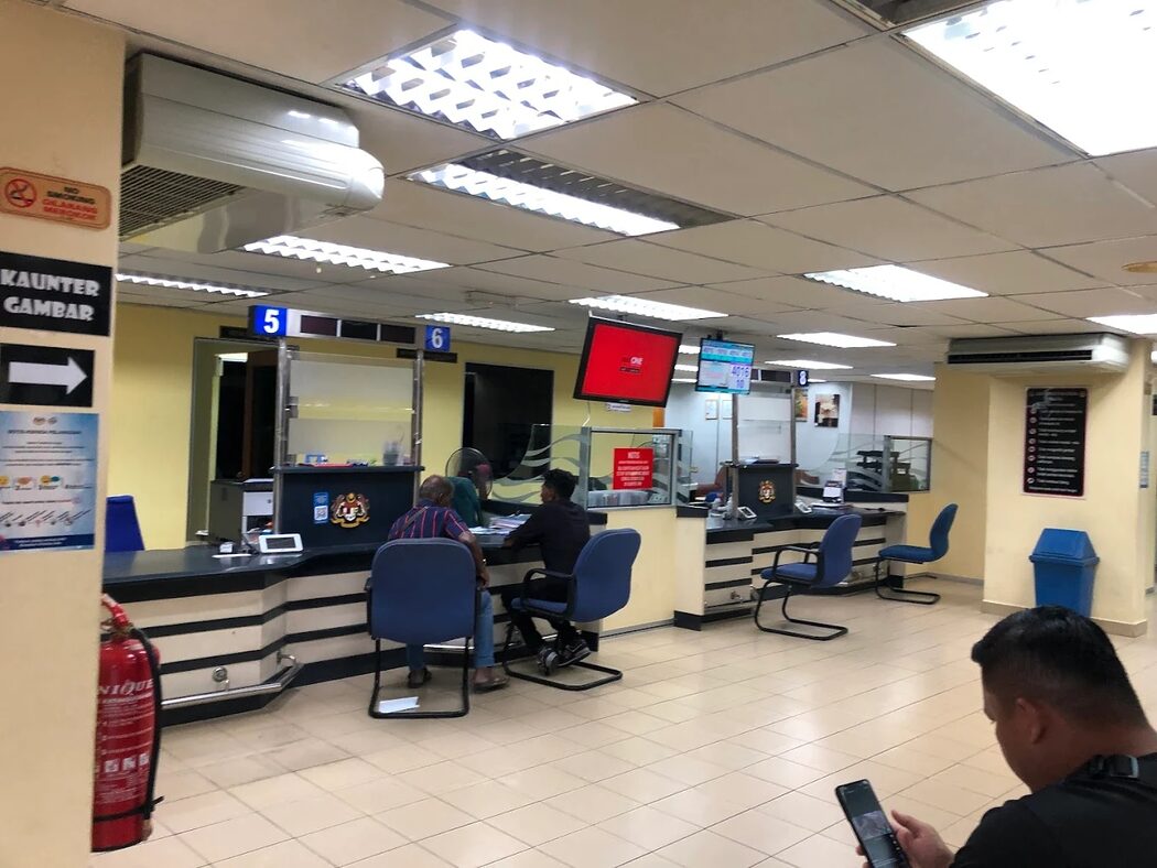 MyKad Rosak, Susah 'Claim' SARA RM100? Ini Cara Ganti Di JPN, Boleh Siap 30 Minit 3 MyKad Rosak, Susah 'Claim' SARA RM100? Ini Cara Ganti Di JPN, Boleh Siap 30 Minit