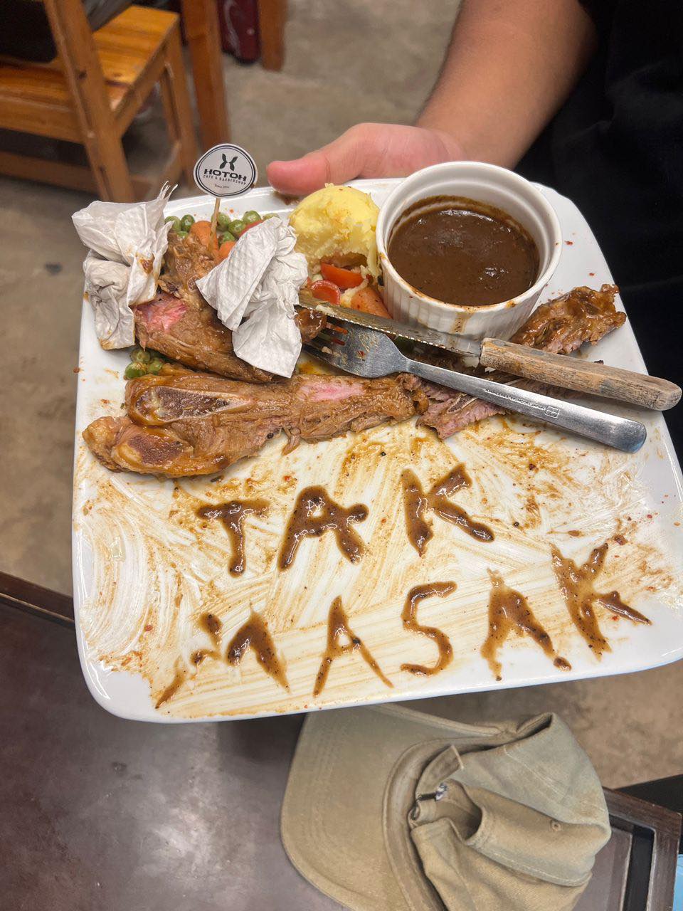 Pelanggan Tinggalkan 'Aduan' Guna Sos Blackpepper, Ini Respon Pihak Kedai 2 Pelanggan Tinggalkan 'Aduan' Guna Sos Blackpepper, Ini Respon Pihak Kedai