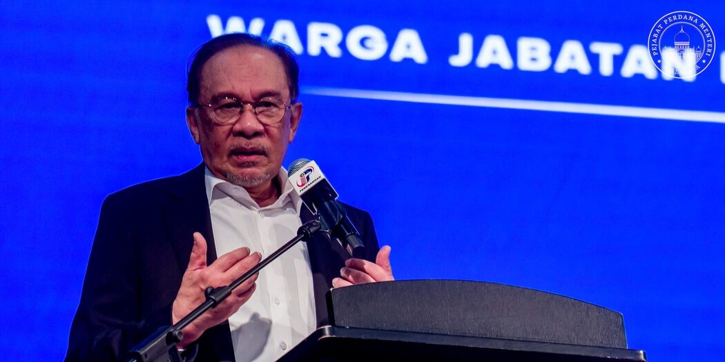 Warga Singapura Kepada Malaysia - 'Kami Beri Anda Kerja, Tapi Kedekut Nak Kongsi Minyak' 2 Warga Singapura