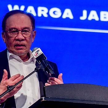 'Malaysia Jadi Sasaran Mossad' – Anwar Ibrahim 4 Warga Singapura