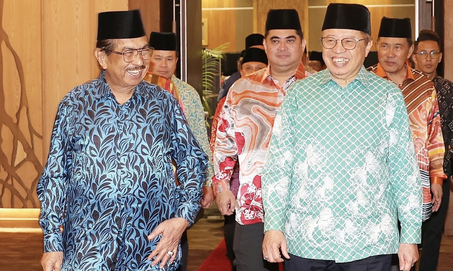 Sarawak Tawar Sabah Kongsi Pemilikan AirBorneo