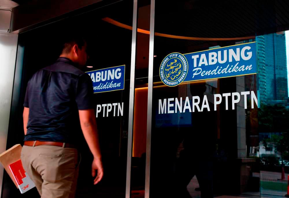 Takut Kena 'Blacklist' Ke Luar Negara? 2.5 Juta Peminjam Mula Bayar Pinjaman PTPTN