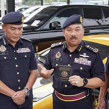 Seorang Selebriti, 'Influencer' Tampil Bayar Cukai Jalan Kereta Mewah Tamat Tempoh
