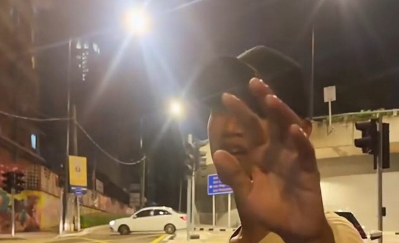 Peguam Tegur Netizen Yang Sokong Ulat Parkir Sebagai Satu Sedekah