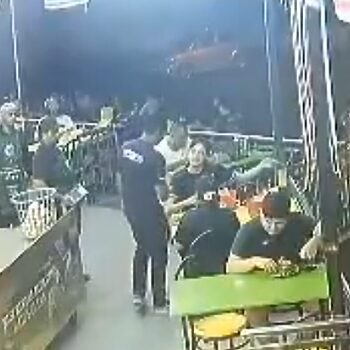 Polis Kenal Pasti Suspek Serang Suami Isteri Kerana Bengang Ditegur Merokok Di Kedai Makan 2 polis