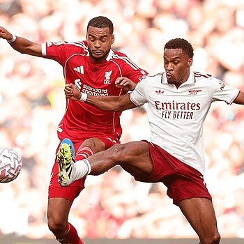 Lagenda Man United Anggap Arsenal Rosakkan Bola Sepak 6 Arsenal
