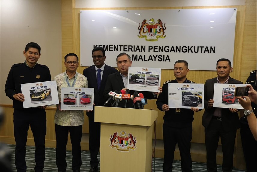Malaysia Rugi Lebih RM35.7 Juta: Senarai Jenama Kereta Mewah 'Lari' Bayar Cukai Jalan 2 Malaysia Rugi Lebih RM35.7 Juta: Senarai Jenama Kereta Mewah 'Lari' Bayar Cukai Jalan