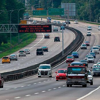 Bukan Sebab Trump, Lelaki Nigeria Kongsi Realiti Jalan Raya Malaysia Memang Dijaga Baik Dan Bersih 2 Bukan Sebab Trump, Lelaki Nigeria Kongsi Realiti Jalan Raya Malaysia Memang Dijaga Baik Dan Bersih