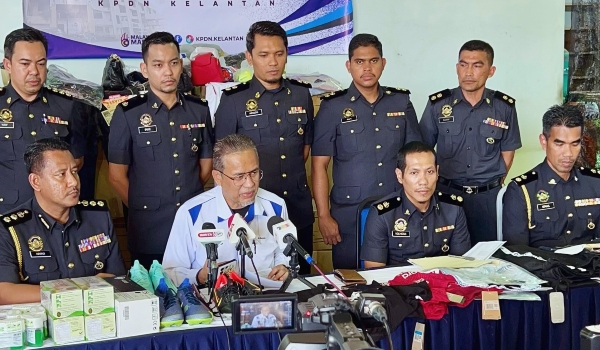 Rakyat Malaysia Disyaki Serah MyKad Kepada Penyeludup, Raih Keuntungan Jual RON95 Bersubsidi Di Thailand