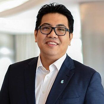 CEO Petronas Minta Maaf Tindakan Spontan Sembur 'Champagne' Di F1 Singapura 3 CEO Petronas Minta Maaf Tindakan Spontan Sembur 'Champagne' Di F1 Singapura
