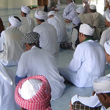 Sumbangan Cecah Jutaan Ringgit, 'Founder' Produk Jadikan Sekolah Pondok Di Kelantan Tempat Cuci Duit 4 Sumbangan Cecah Jutaan Ringgit, 'Founder' Produk Jadikan Sekolah Pondok Di Kelantan Tempat Cuci Duit