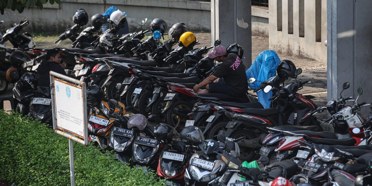 Bagaimana Jakarta Atasi Masalah Parkir Haram? Wajibkan Bayar 'Cashless'