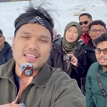 Khairul Aming Buat Kejutan Luar Biasa, Sewa 3 Helikopter Bawa Pemenang Naik Puncak Gunung Main Salji 3 Kejutan Luar Biasa, Khairul Aming Sewa 3 Helikopter Bawa Pemenang Naik Puncak Gunung Main Salji
