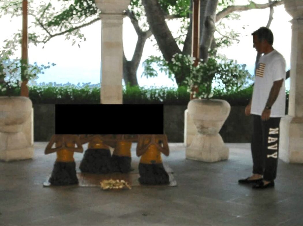 Teka-Teki Asal Usul Batik Dipakai Oleh Figura Kontroversi Cetus Perang Komen Serantau 4 Teka-Teki Asal Usul Batik Dipakai Oleh Figura Kontroversi Cetus Perang Komen Serantau